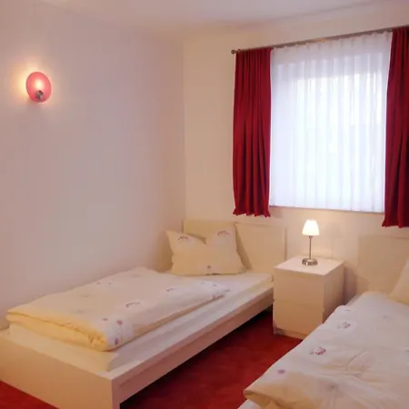 Holiday home Ferienhaeuser Seewiesen Reimershagen